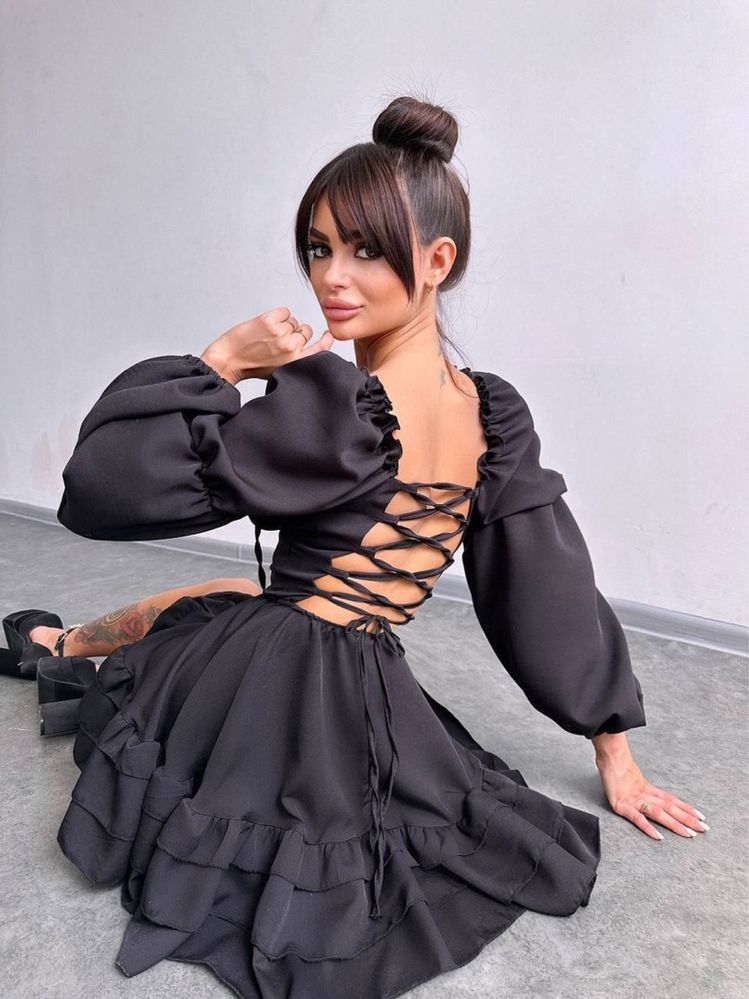 Чорна сукня на шнурівці відкрита спинка factory dress