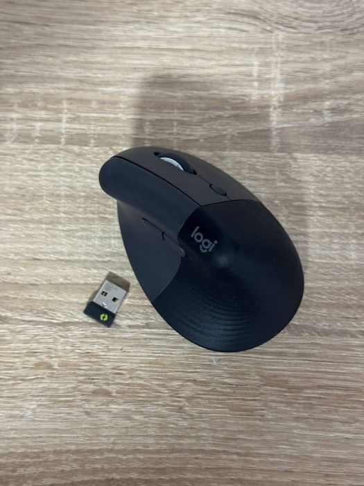 Бездротова миша Logitech Lift Ergonomic Vertical Graphite (910-006473)