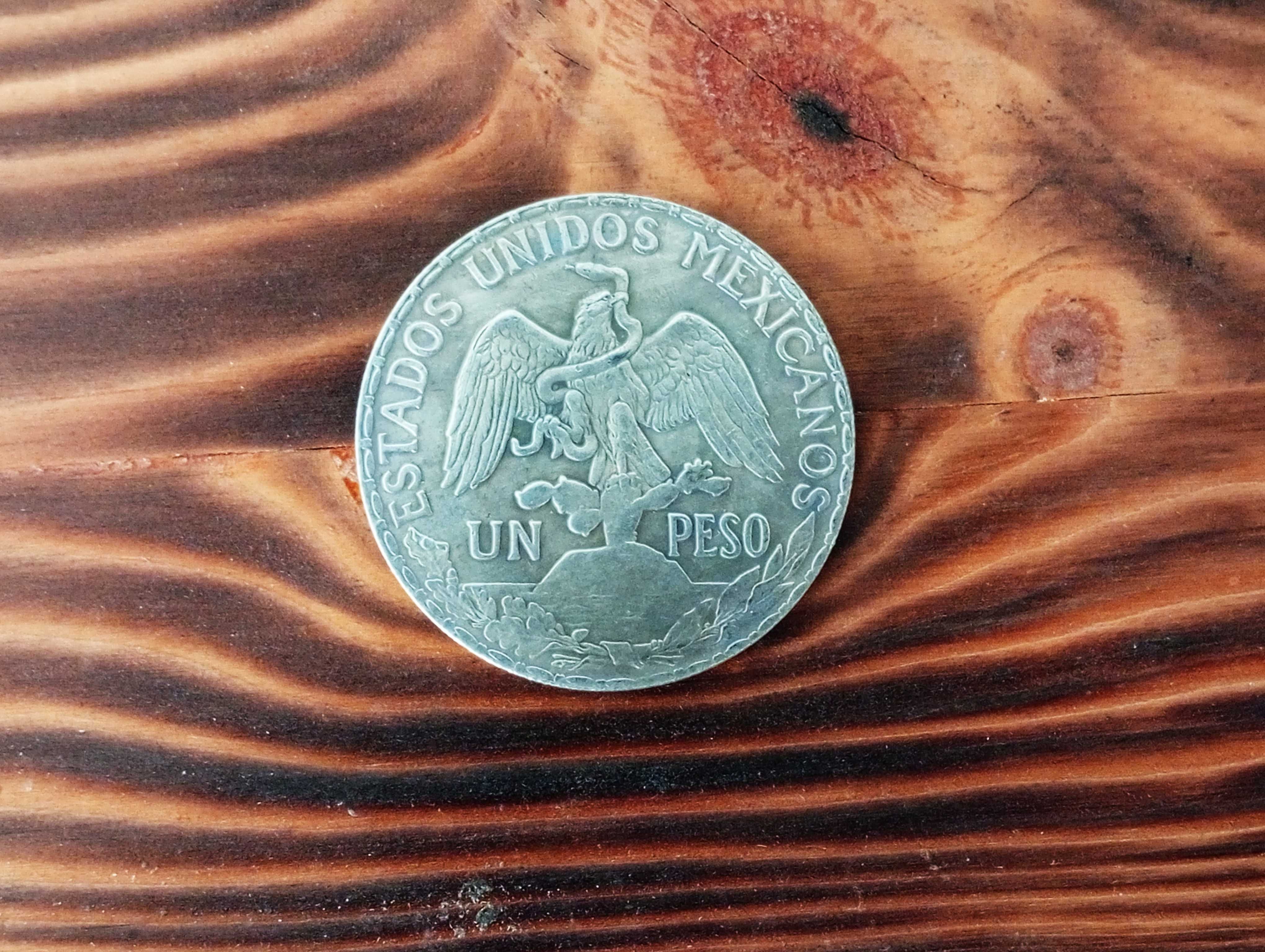 Cópia de moeda Mexicana. Réplica de moeda.