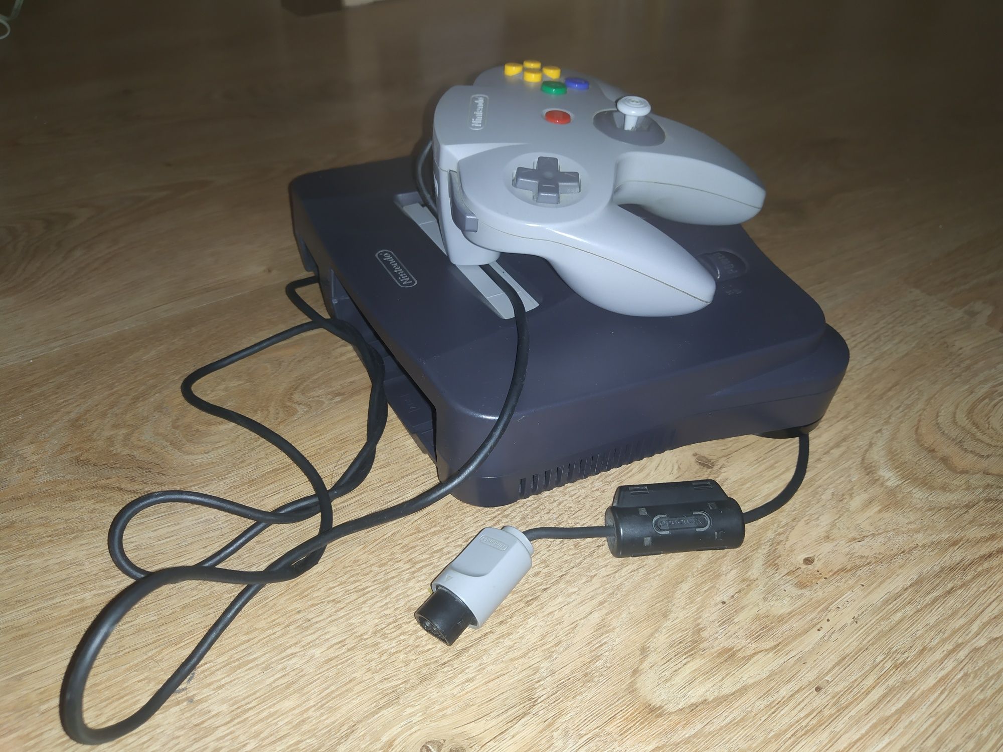 Nintendo 64 + 8 gier + oryginalny pad