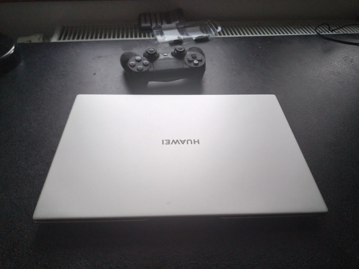 Huawei matebook d14