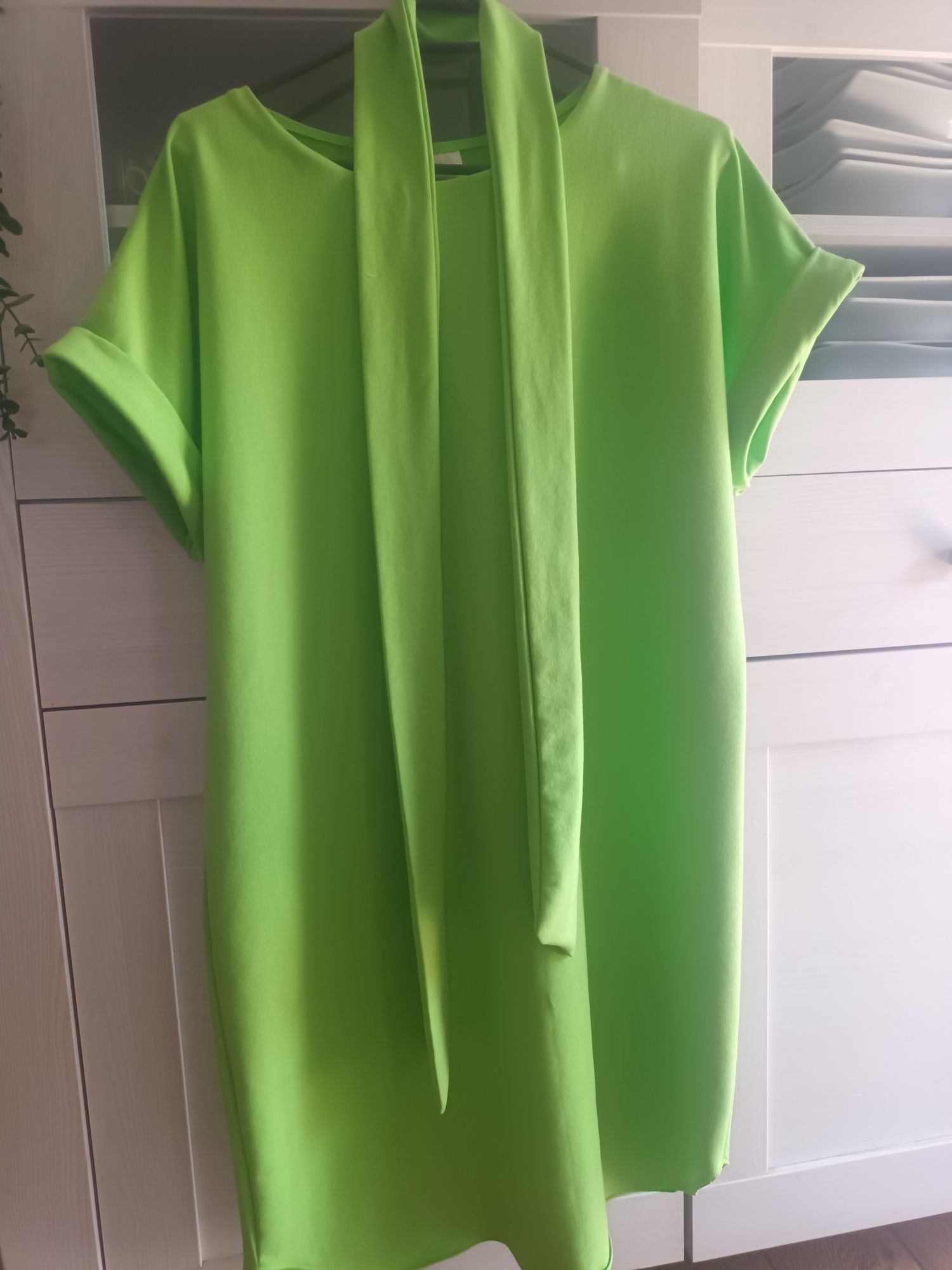 Sliczna limonkowa .r.L ale pasuje tez na Xl.sukienka