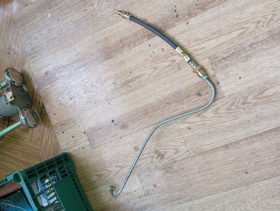 Продам комплект цилиндр сцепление и тормозов