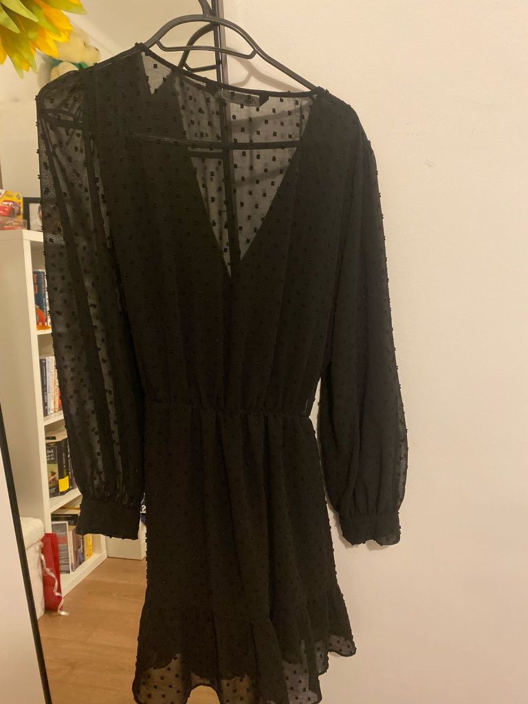 Vestido preto com calções da Zara