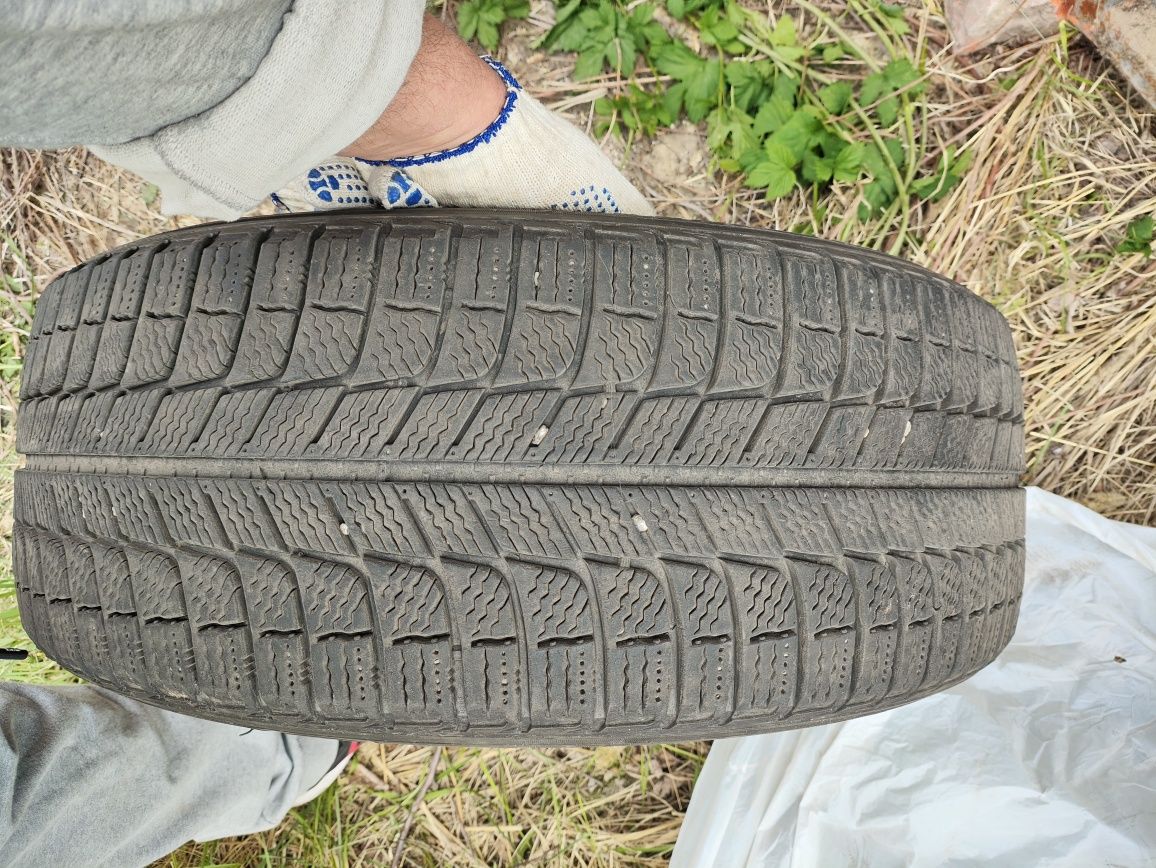 Зимова резина Michelin X-ICE 215/55r17