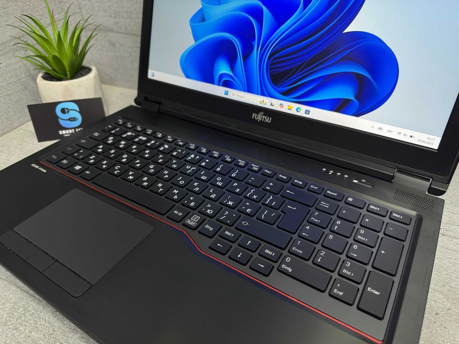 Nvidia/Потужний ноутбук Fujitsu H7510/Quadro/i7-10850H/512gb ssd/15.6"