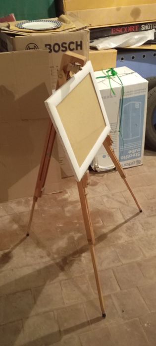 Мольберт - тренога.