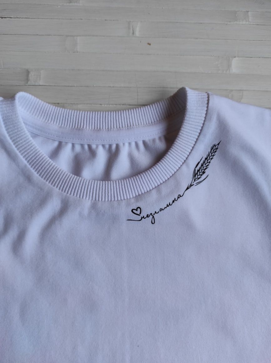 Біла футболка oversize