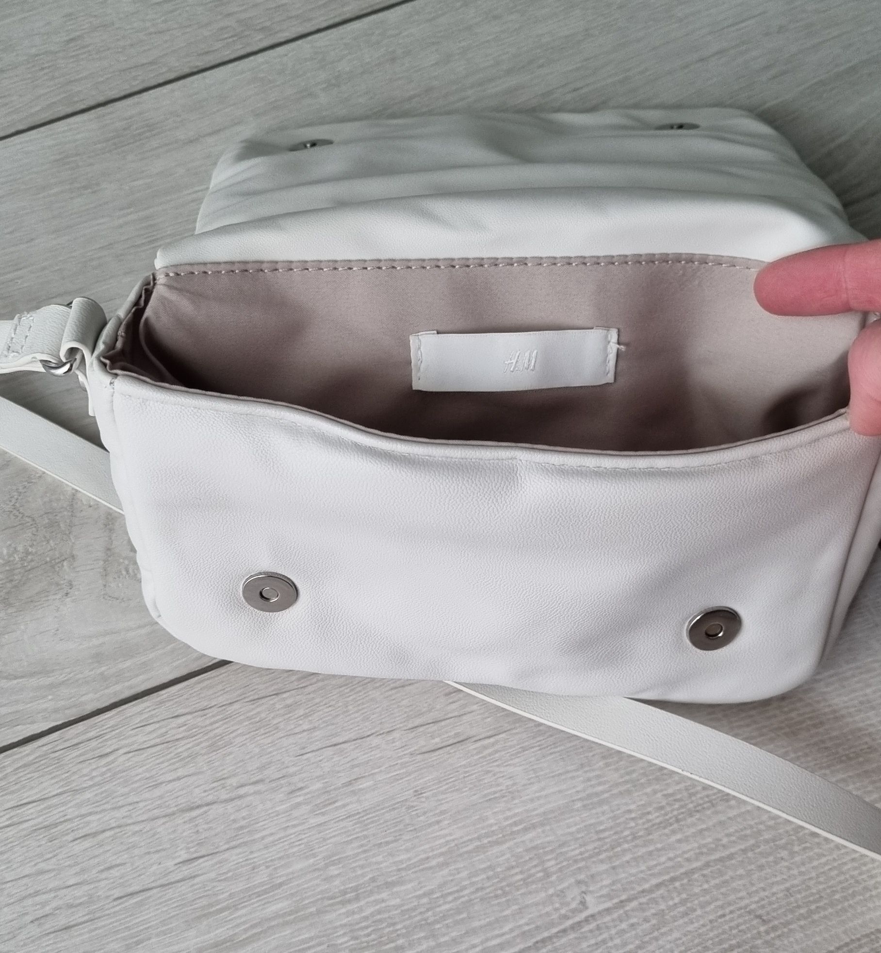 Biała miękka torebka H&M crossbody