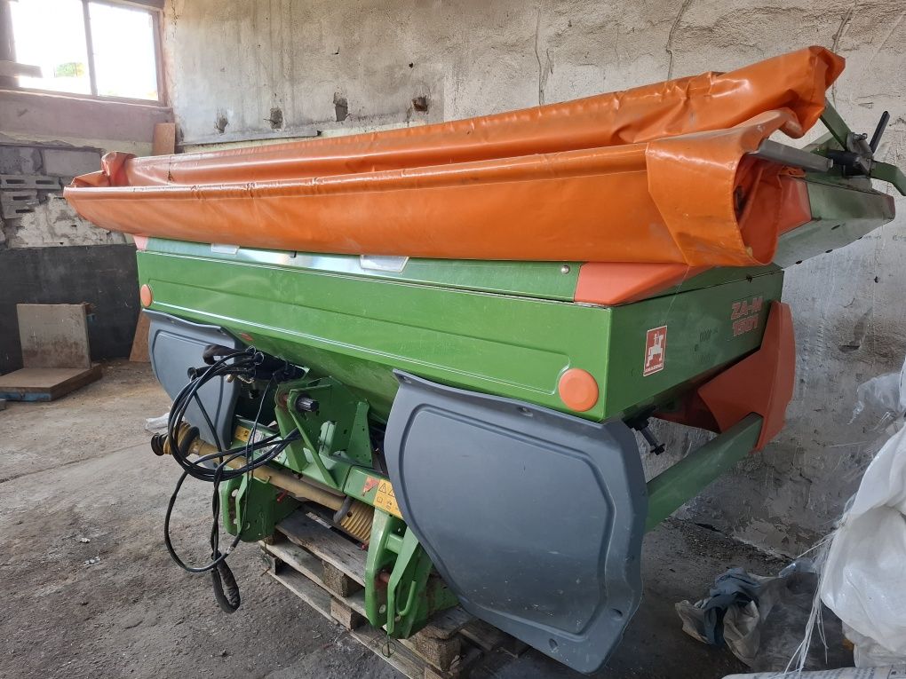 Rozsiewacz Amazone ZAM 1501 poj 2500l