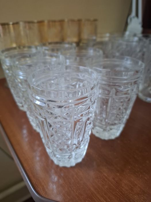 Стакани та рюмки