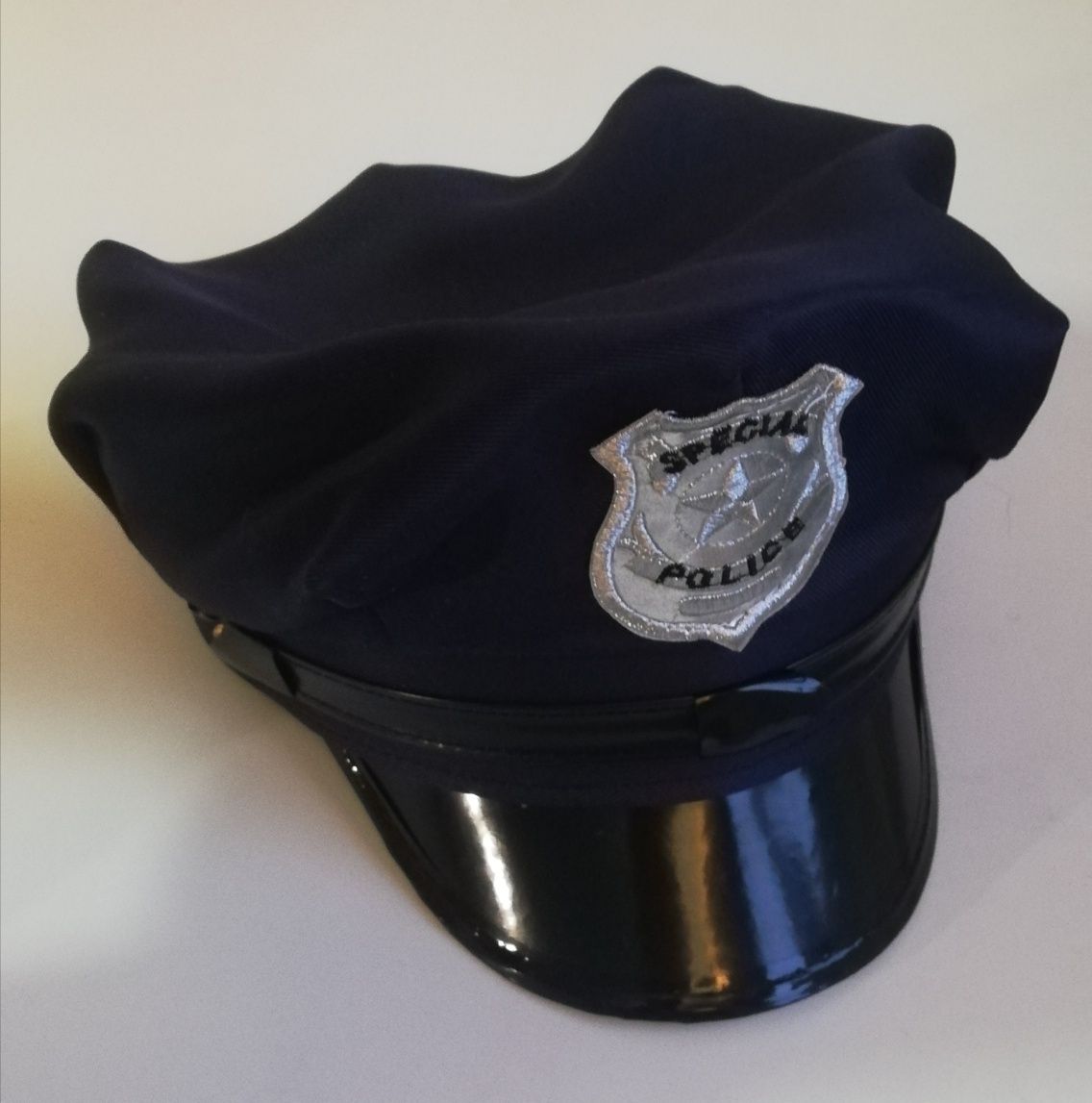 Chapéu de polícia (adulto ou criança com cabeça grande)