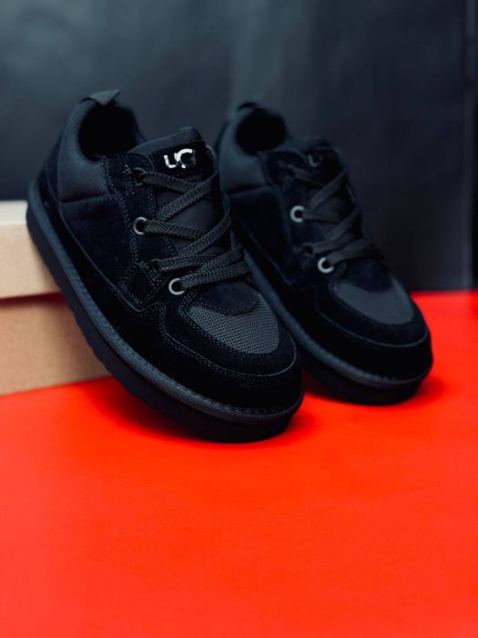Женские кроссовки чёрные UGG Lowmel Black на меху
