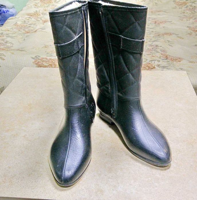 Жіночі гумові чоботи на блискавці чорні р24 утеплені Вживане