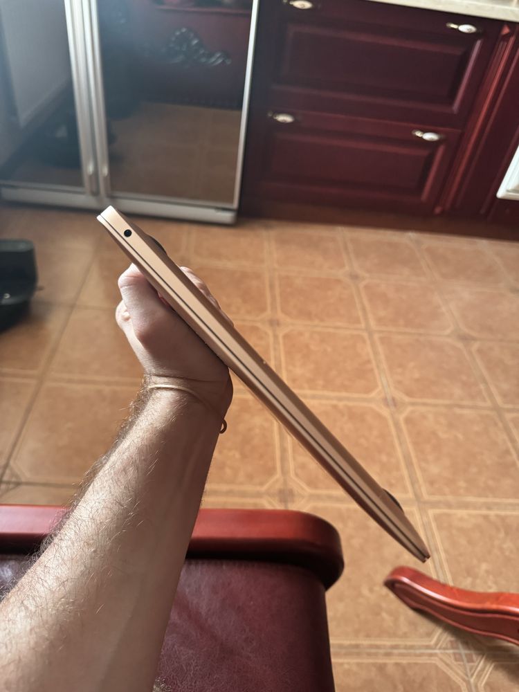 Самый идельный macbook air m1 2020 17 циклов акб все родное