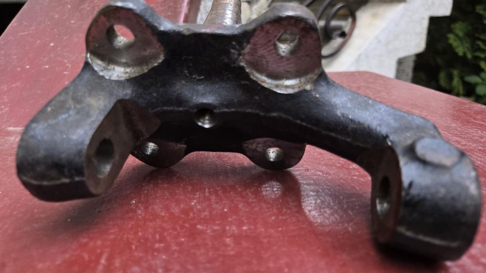 Цапфа (поворотный кулак) ВАЗ классика