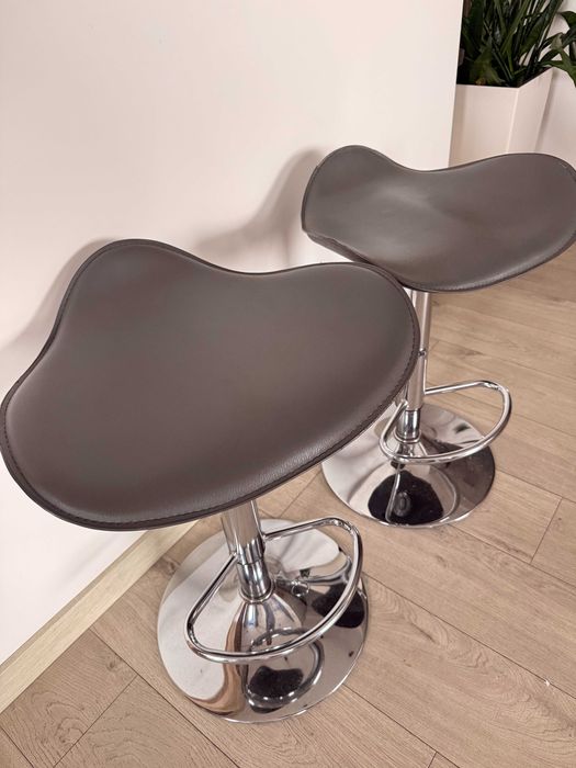 Hokery szaro srebrne z regulacją.