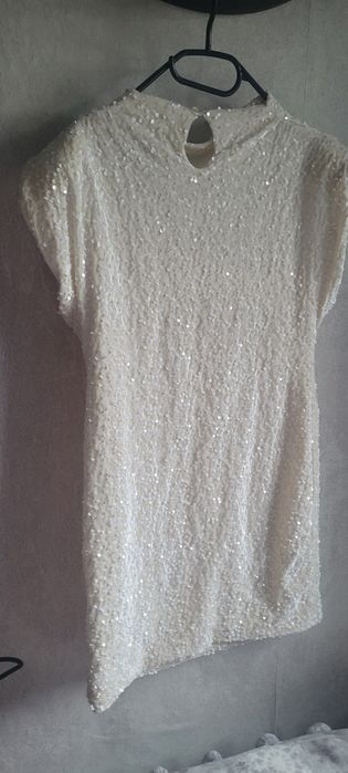 Sukienka kremowa cekinowa