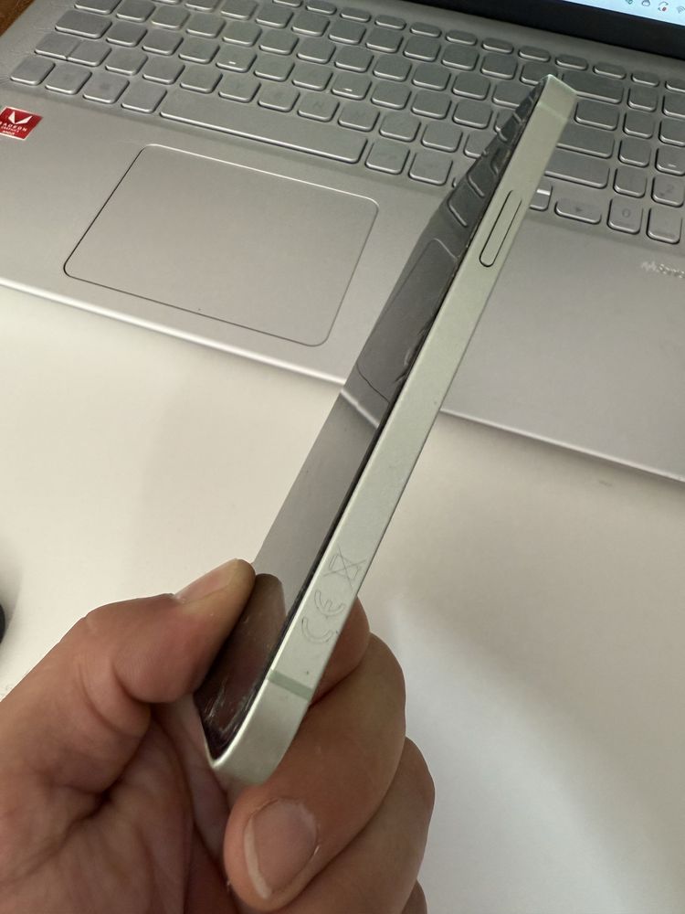 Iphone 12 bom estado