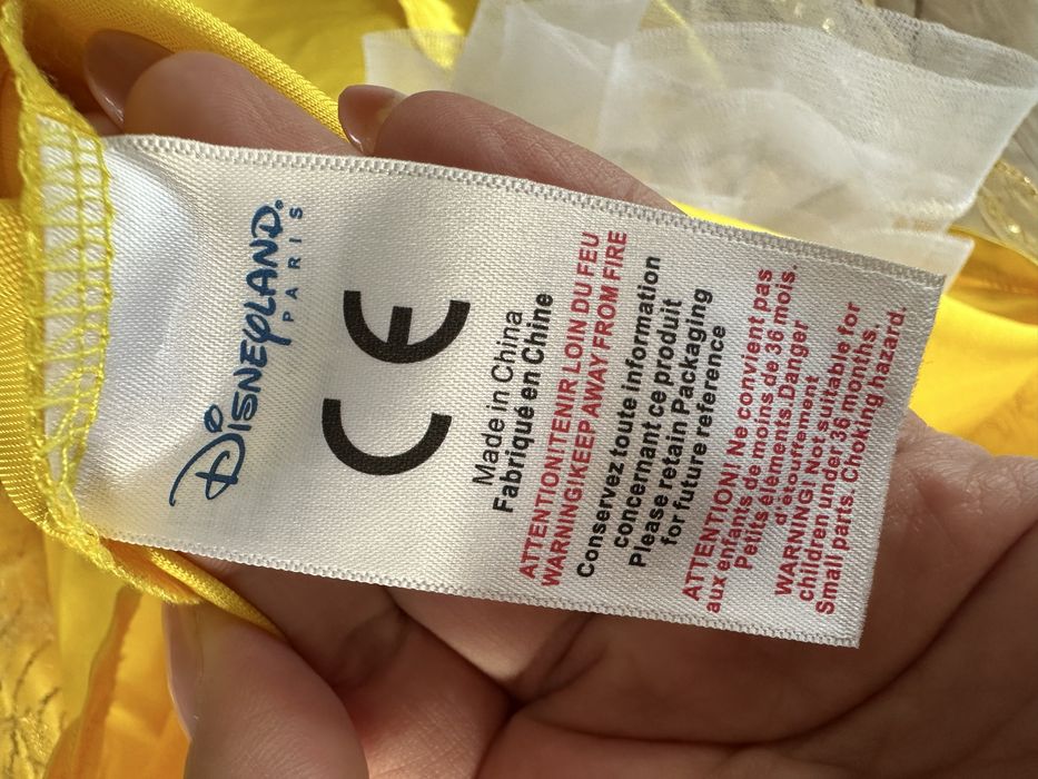 Strój na bal przebierańców królewna Śnieżka Disney 116 cm