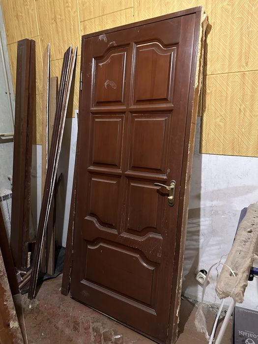 Двері деревʼяні вхідні (можна як міжкімнатні)