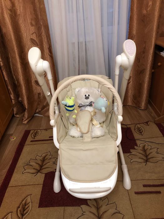 Столик для годування, гойдалка