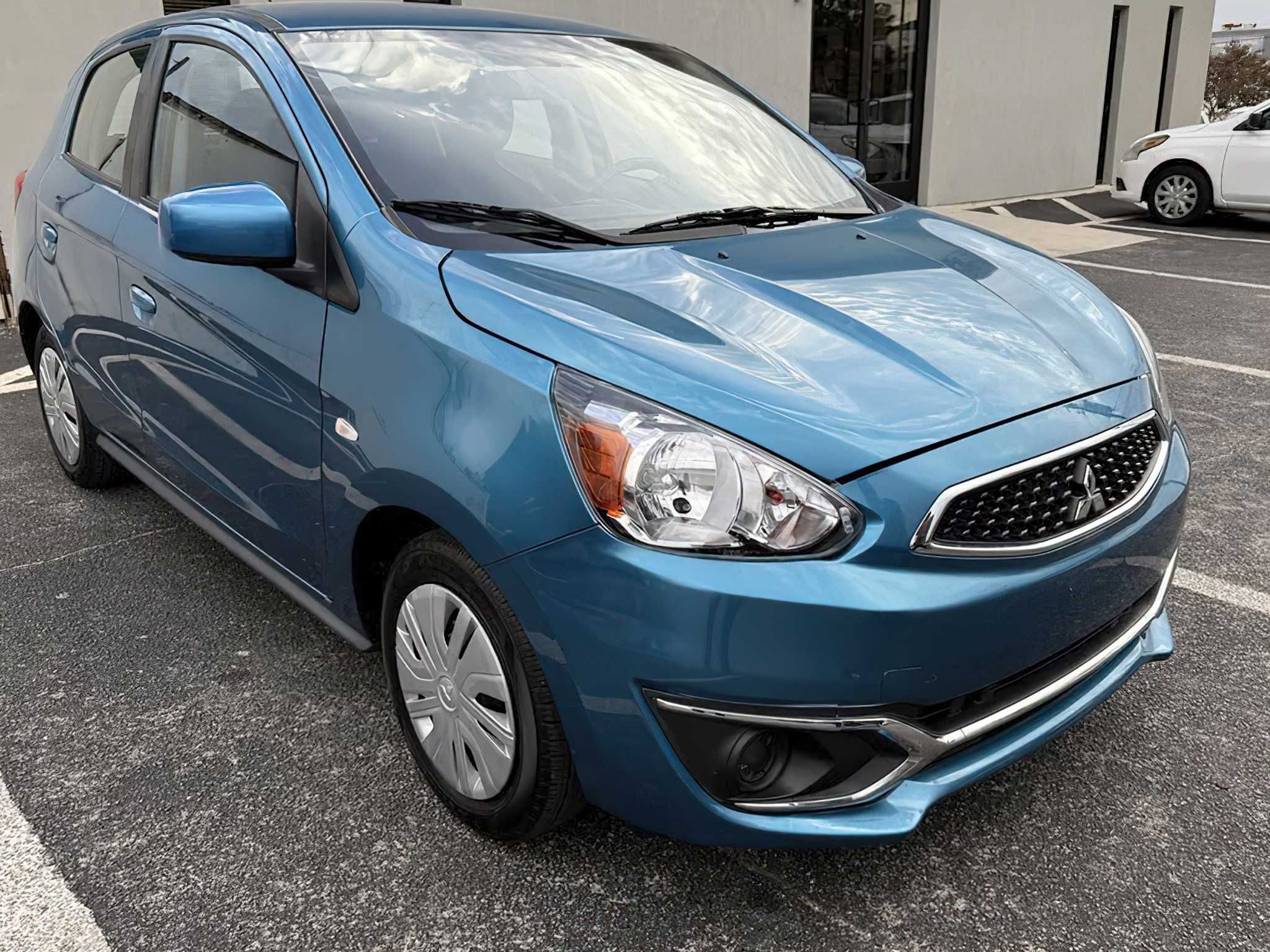 Mitsubishi Mirage ES 2020
