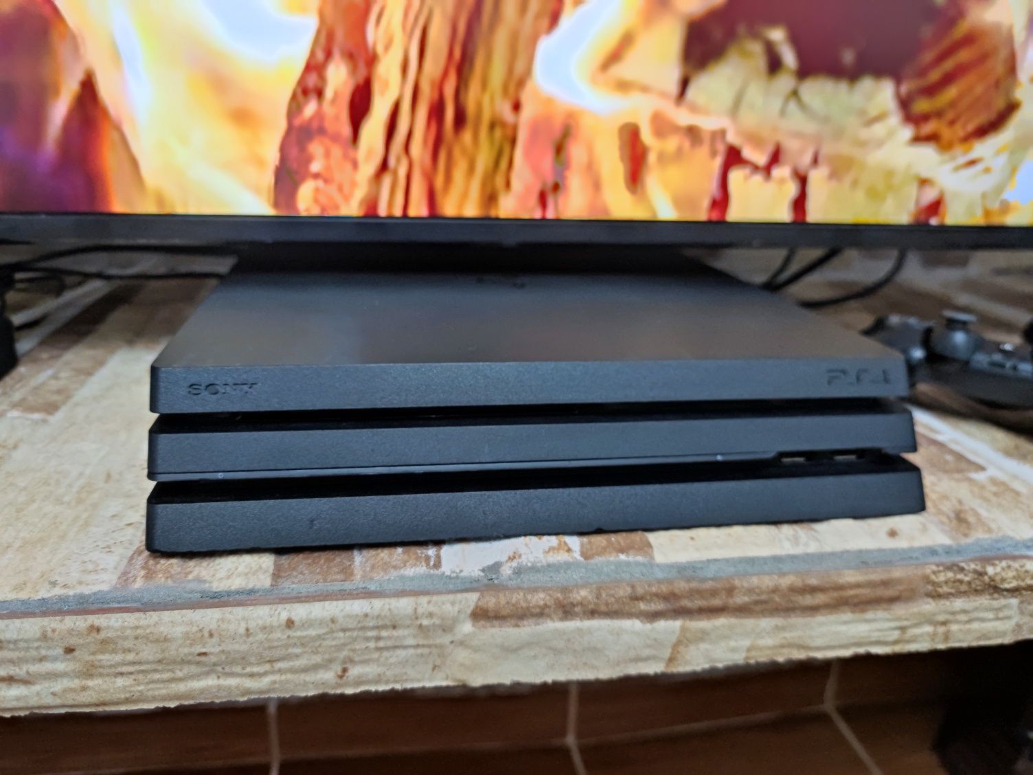 PS4 Pro, 2 comandos + FFXV