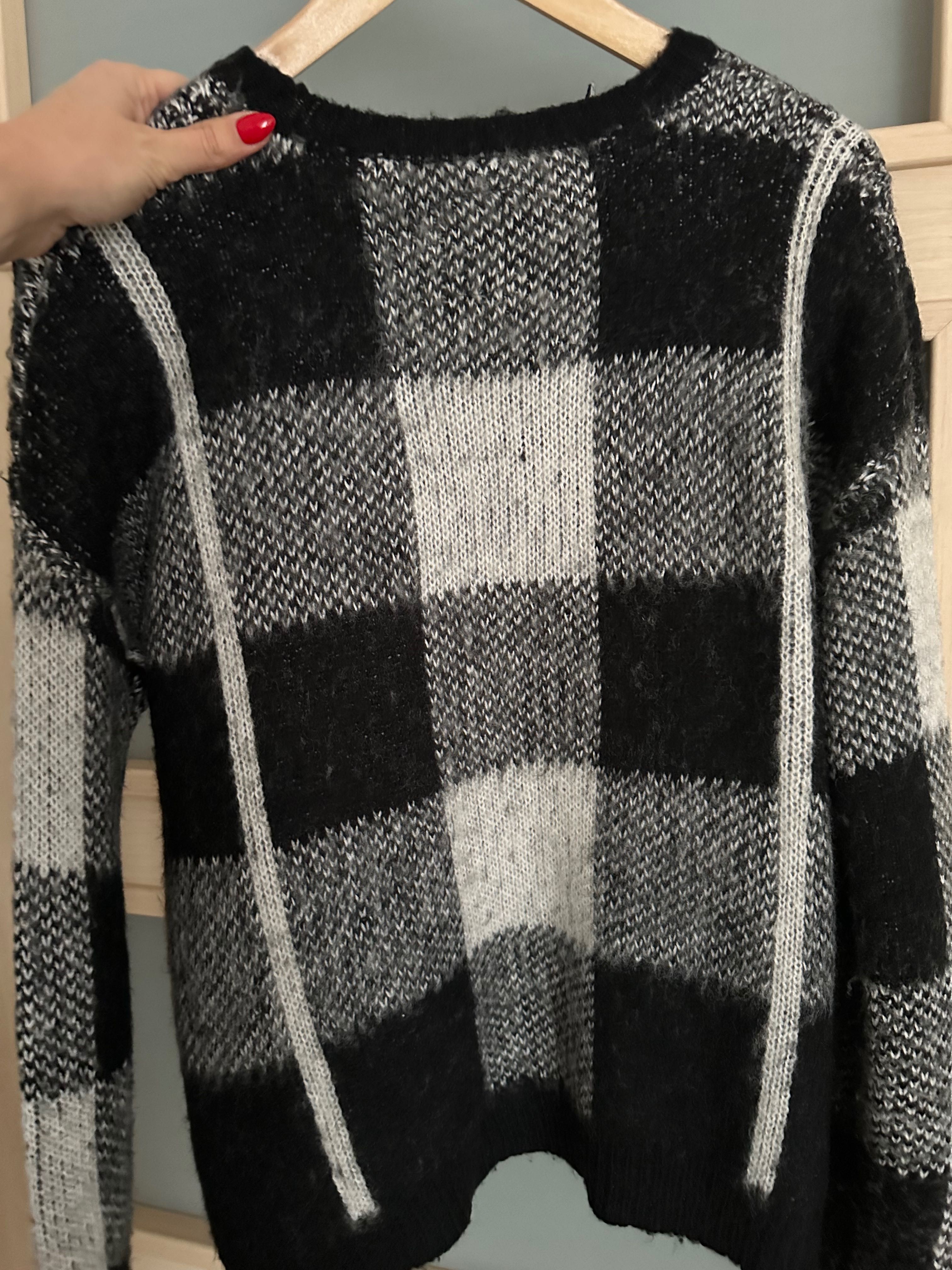 Sweter Sinsay w kratę