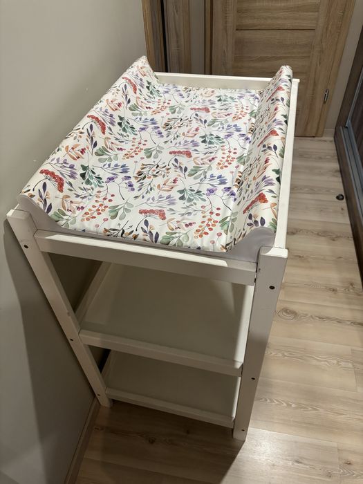 Przewijak wolnostojacy + przewijak piankowy + kosze zawiszane ikea