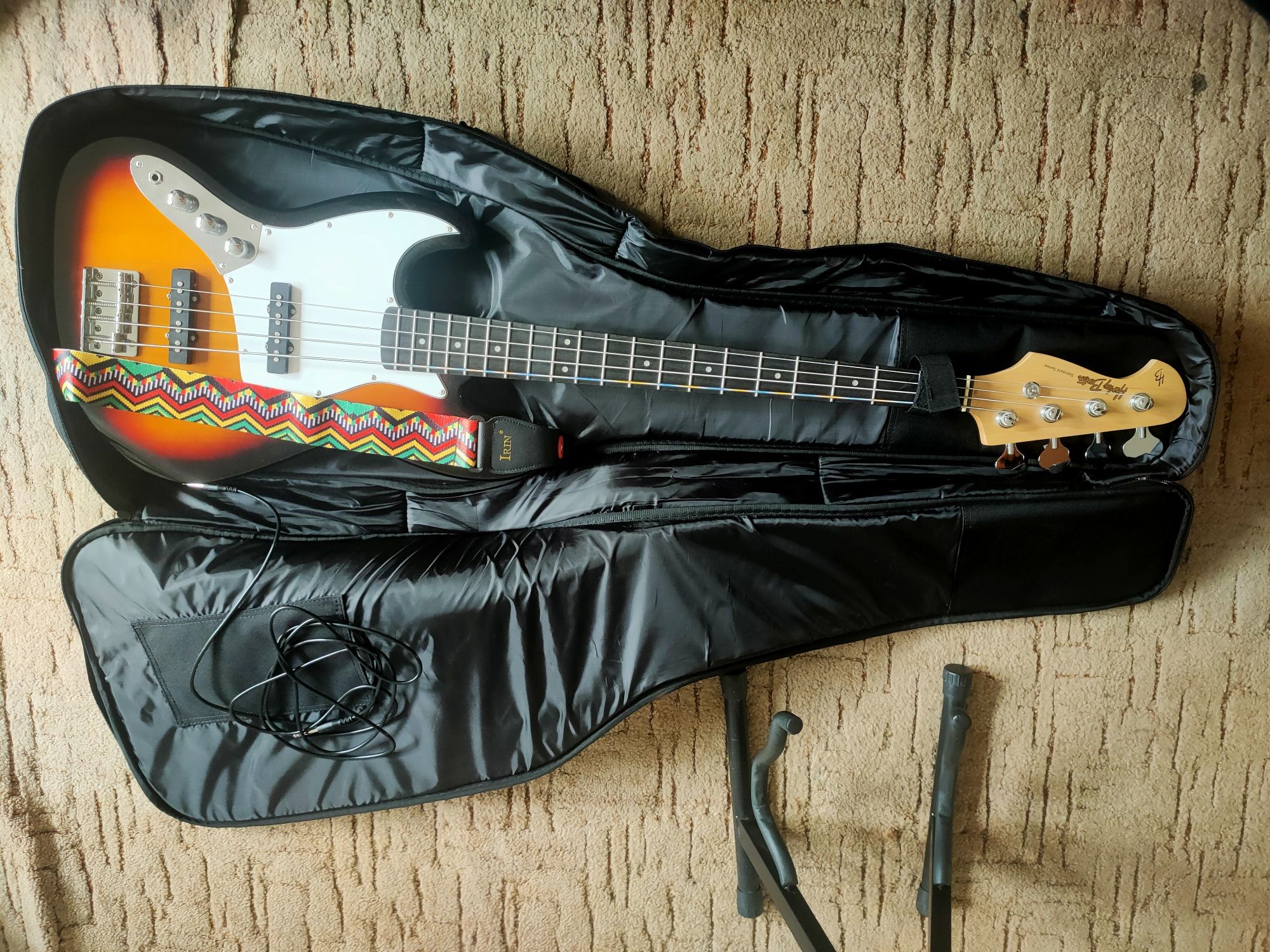 Gitara basowa Harley Benton (leworęczny) + Eden EC8 20- Bass Combo