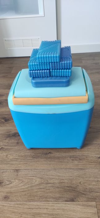 Lodówka turystyczna z wkładami