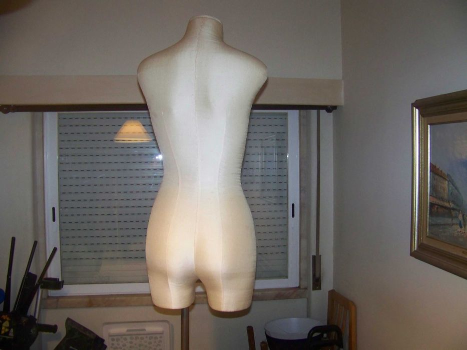 manequim busto com base em aço inoxidável