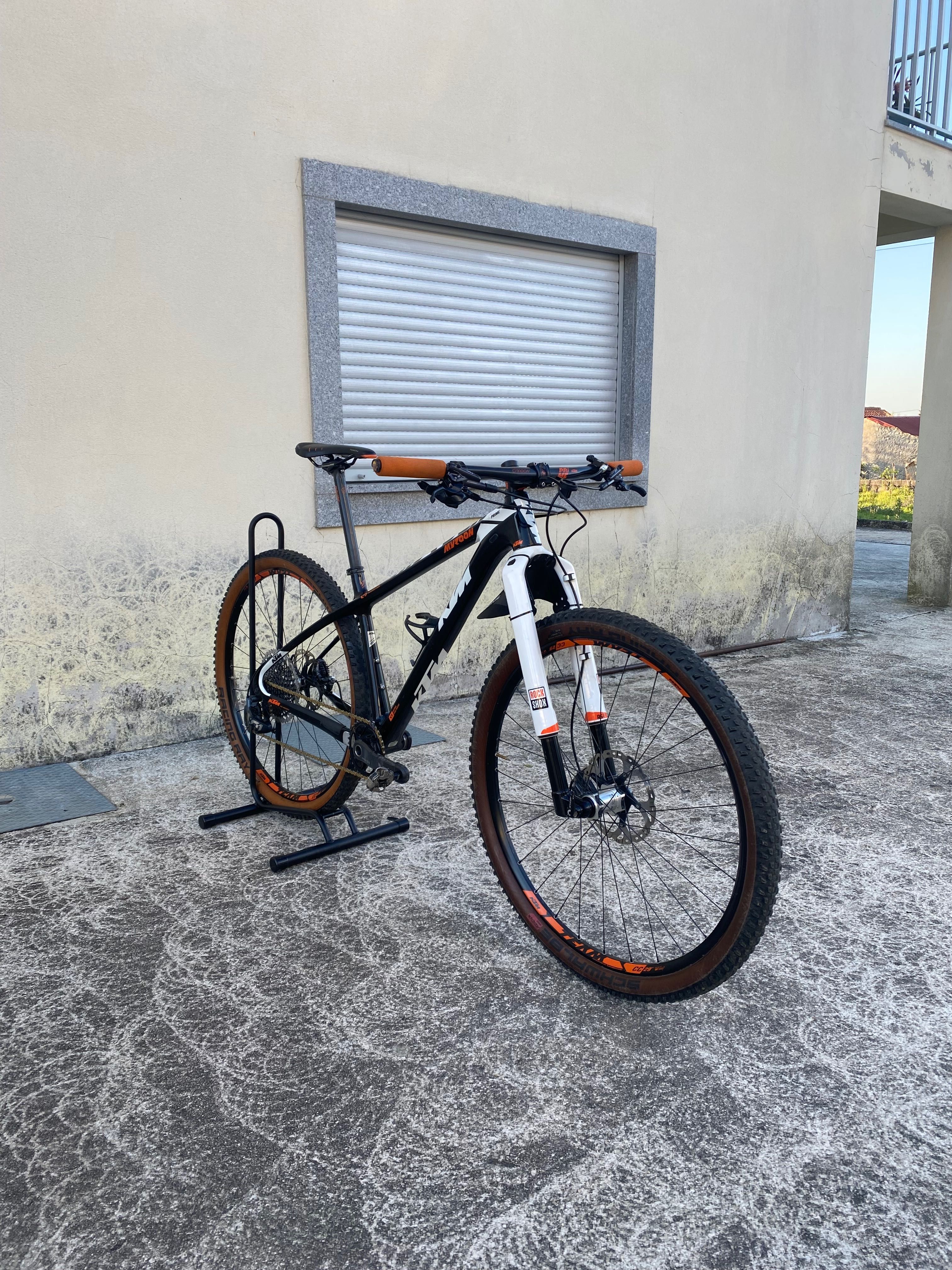 Ktm myroon prime