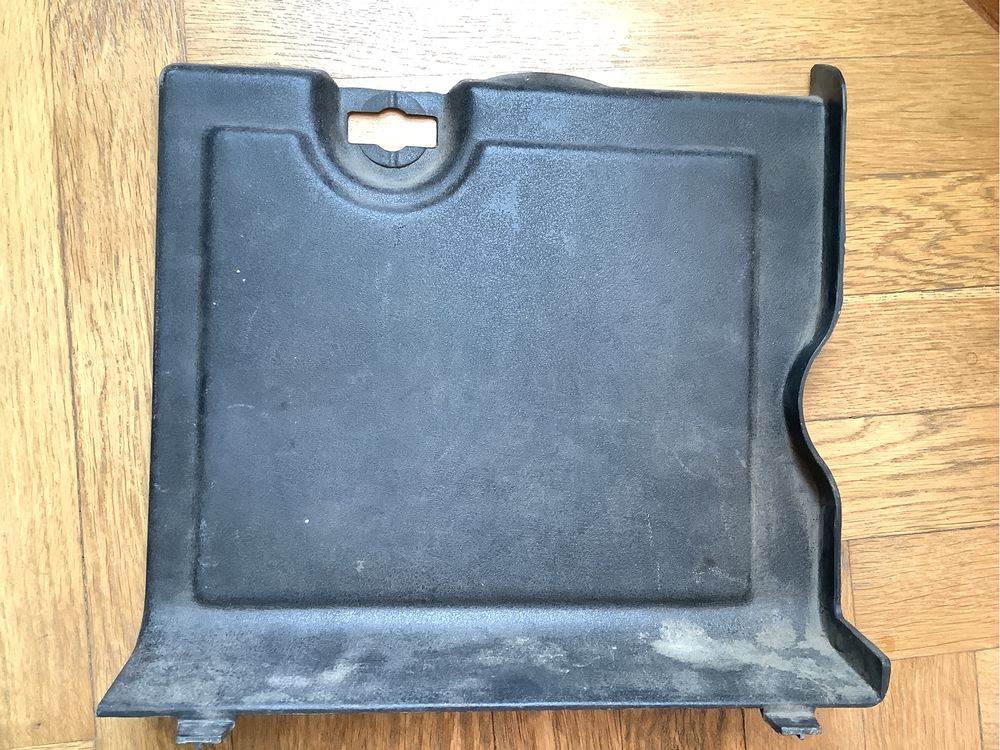 Обшивка багажника задняя правая пластиковая для ВАЗ 21099