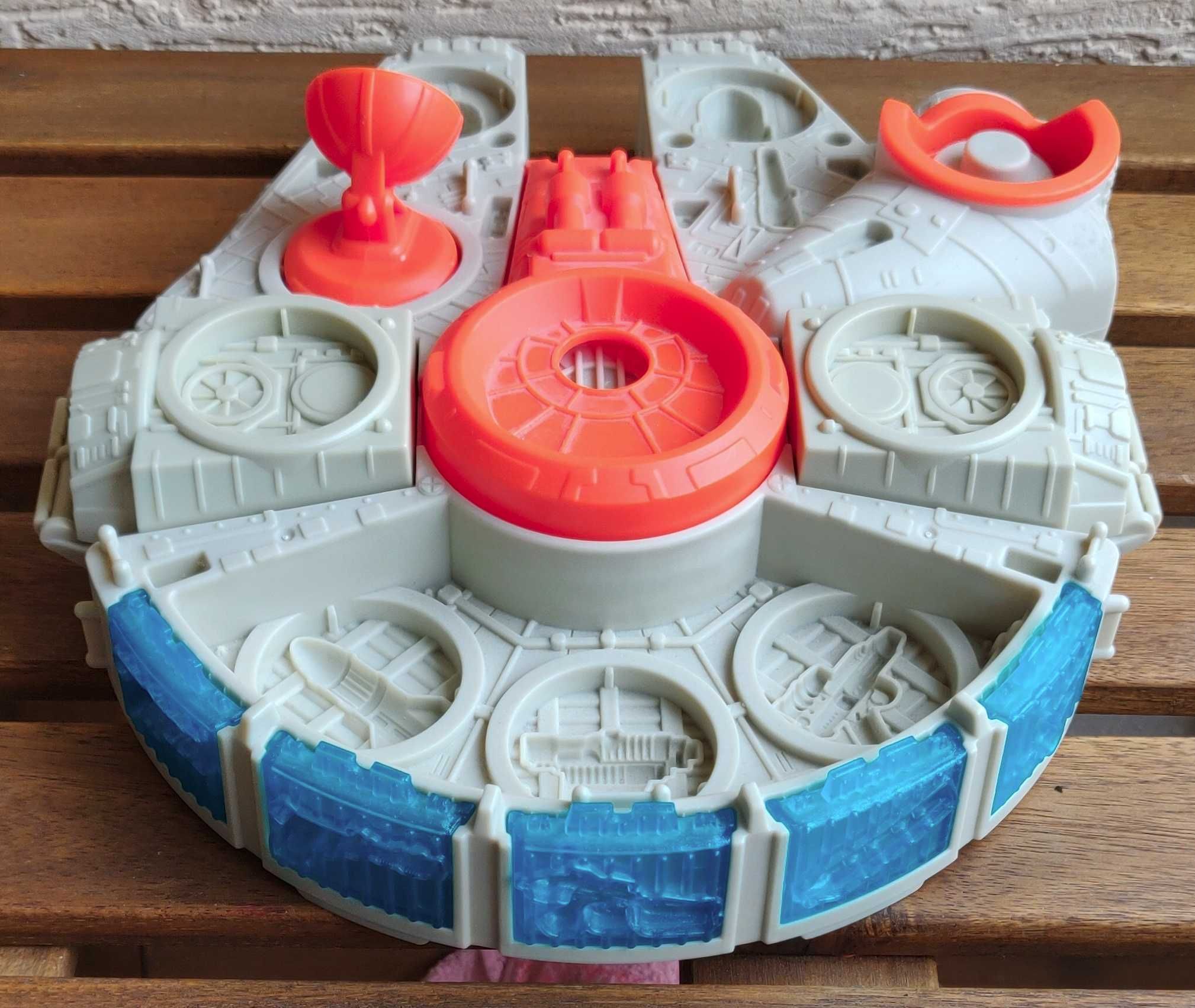 Play-Doh Star Wars Sokół Millenium (edycja specjalna)