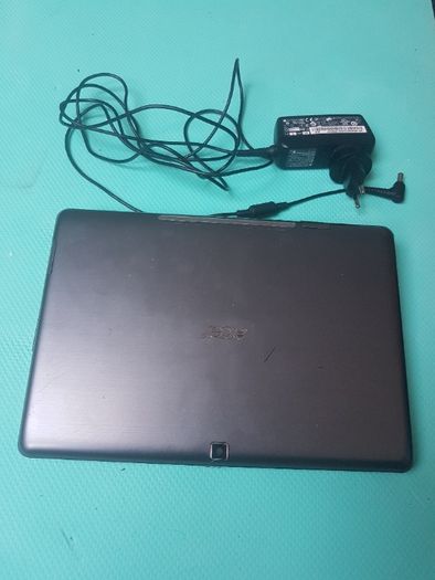 Laptop Acer ICONIA TAB z klawiaturą