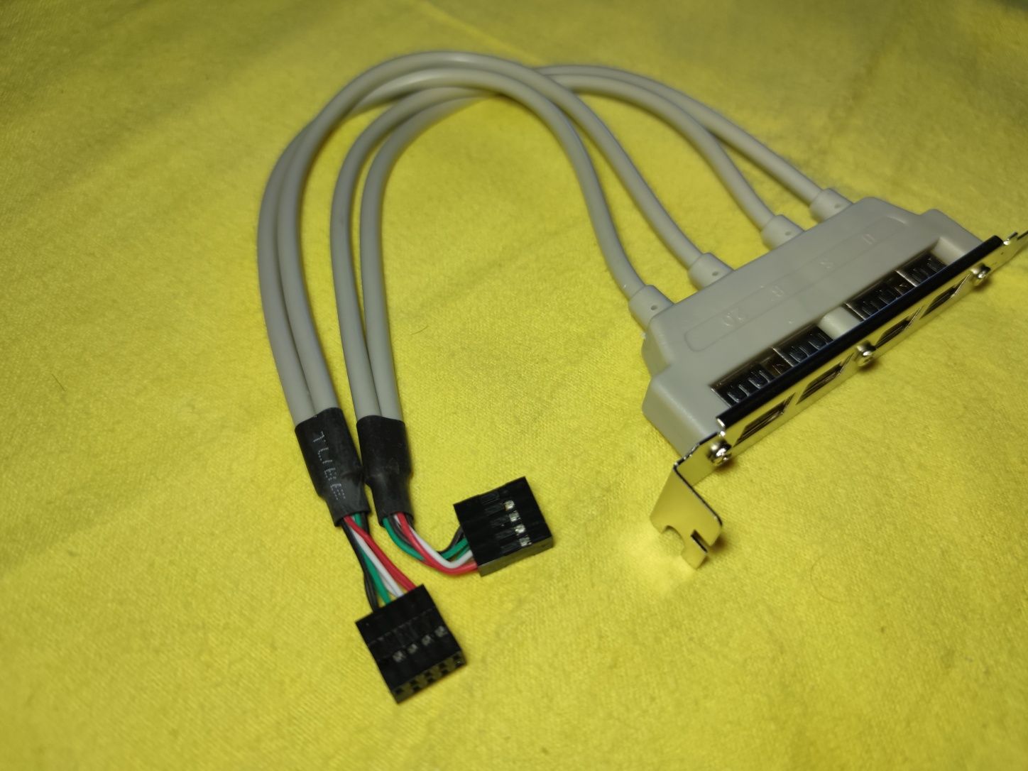 Планка с 4 USB портами для подключения к материнской плате