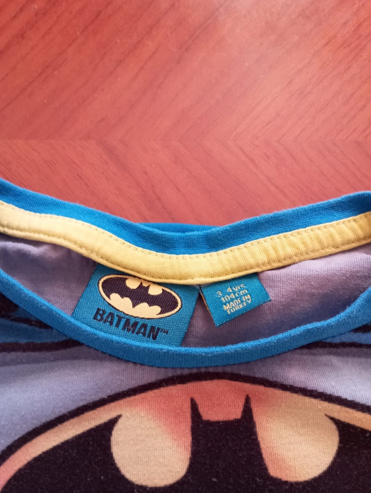 T-shirt Batman com Capa Tamanho 3/4 Anos
