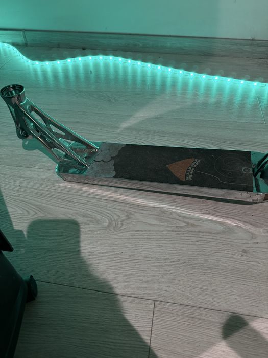 Striker Park Deck 490mm - Chrome