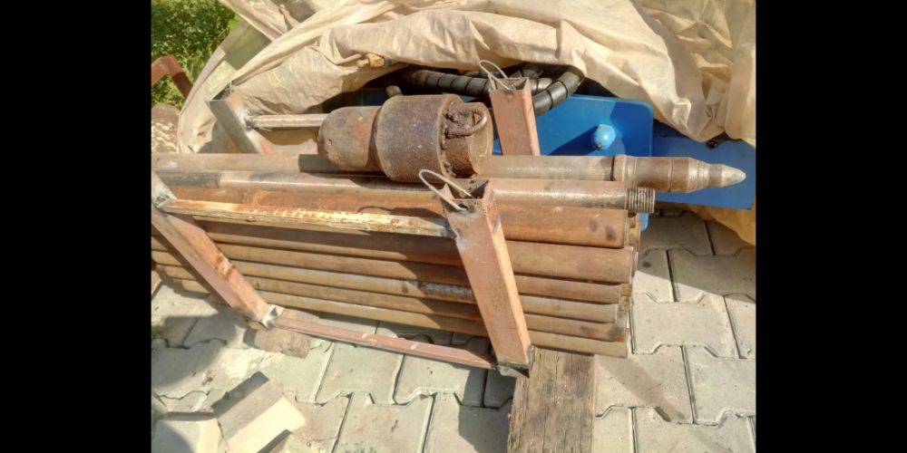 Прокол під дорогою , безтраншейне  прокладання  труб .