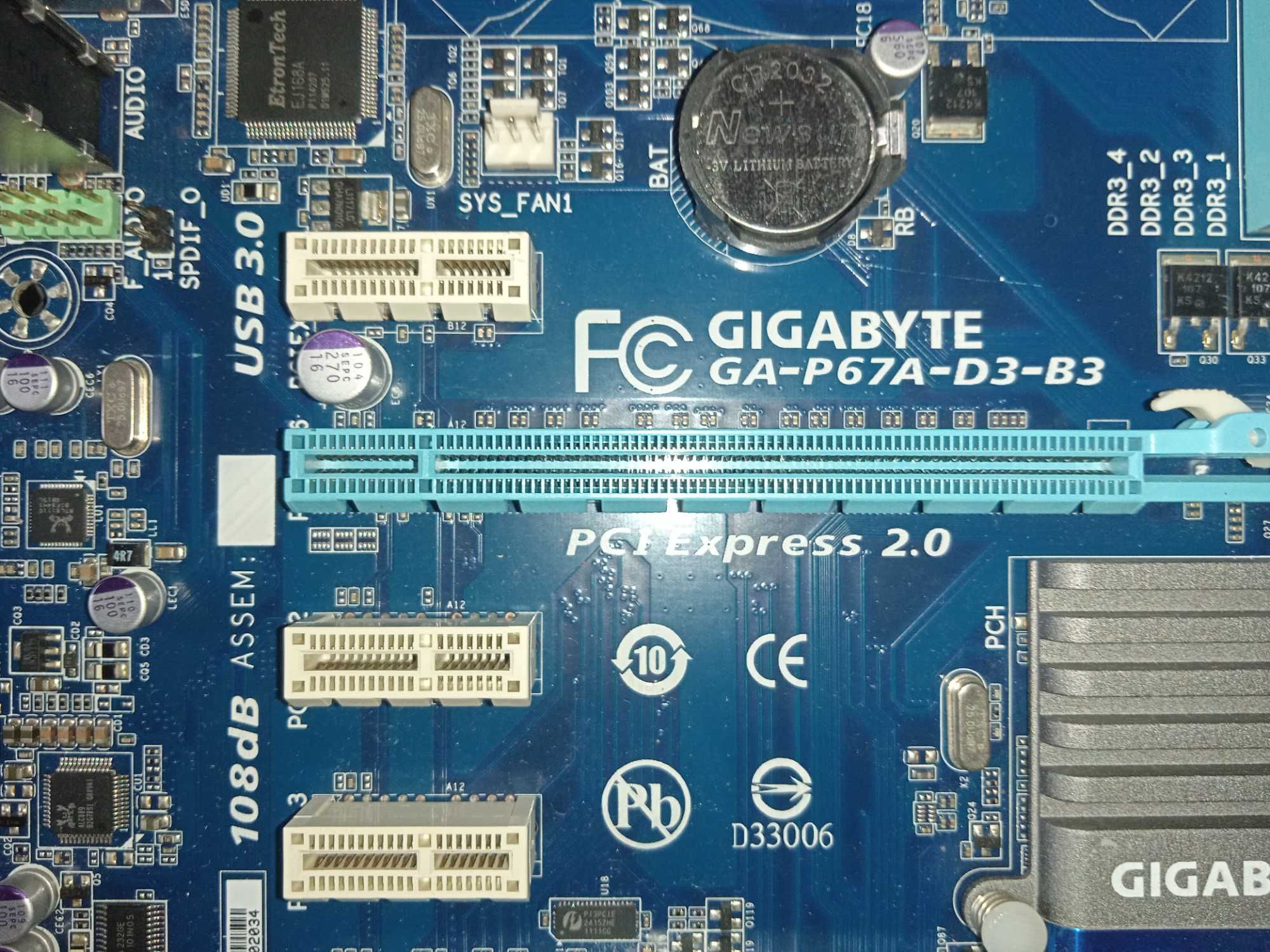 Плата для сокета 1155 Gigabyte P67A-D3-B3 (під ddr3) + 4Gb