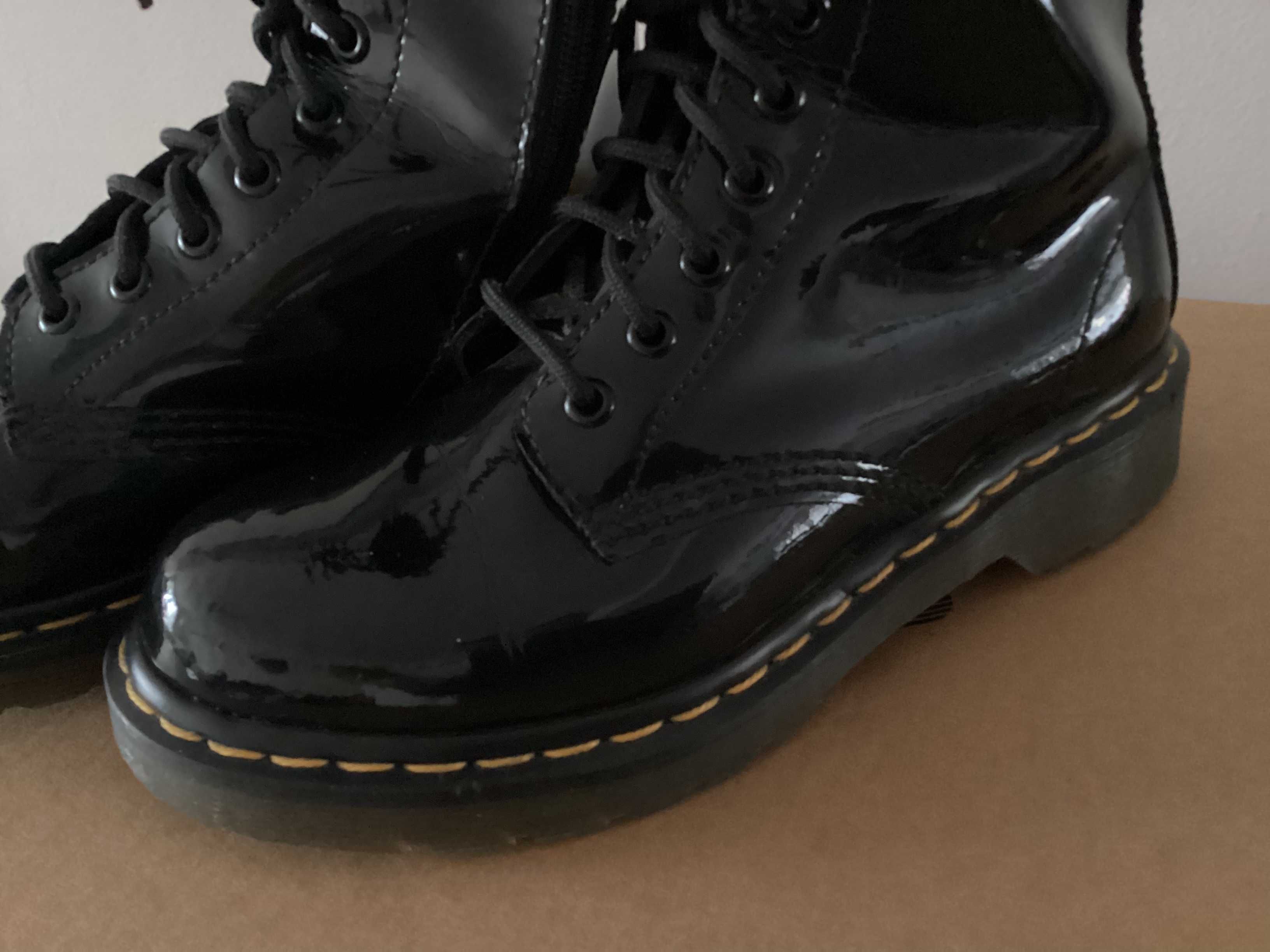 Oryginalne! dr Martens 20 dziurek lakierowane nowe