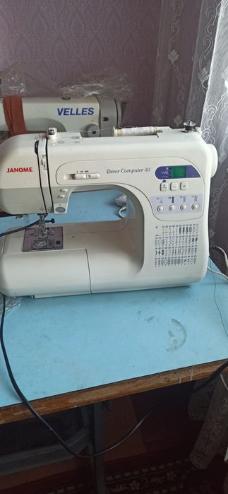 Швейна машинка janome