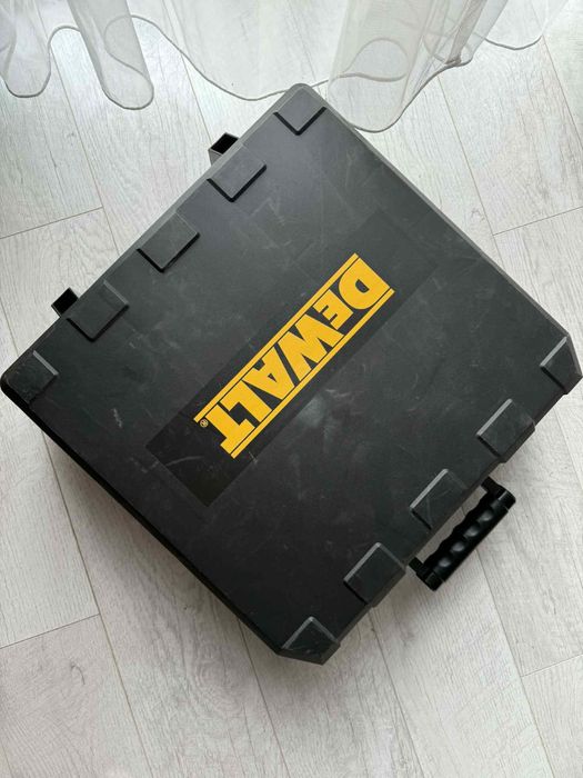 Gwozdziarka dewalt