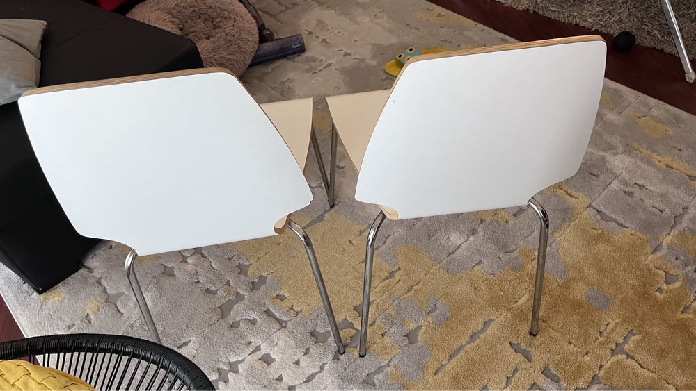 2 cadeiras brancas Ikea Vilmar