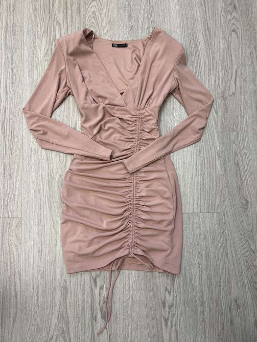 Приталена міні сукня Zara з вирізом