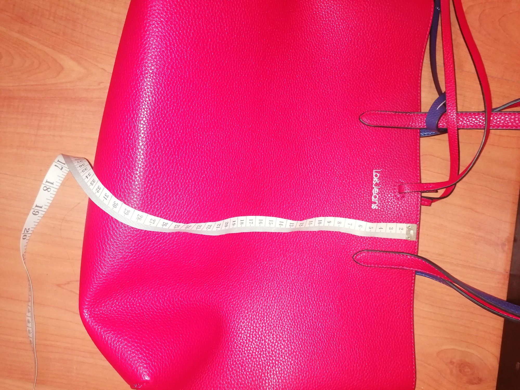 Mala Lois Jeans. Nova