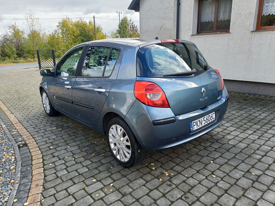 Renault Clio 3 1.6 16V 112KM