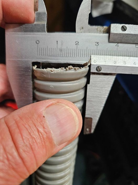 peszel stalowy w osłonie pvc średnica wew. ok. 25 dł. 20 m